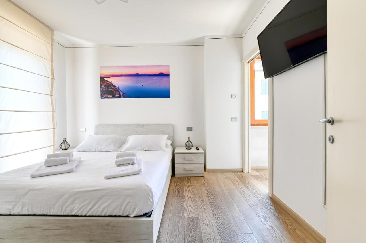 Pearl House - Sirmione Holiday - Jacuzzi Privata ภายนอก รูปภาพ