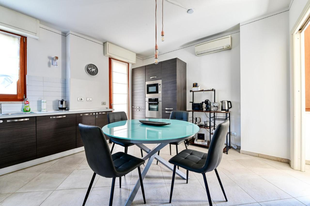 Pearl House - Sirmione Holiday - Jacuzzi Privata ภายนอก รูปภาพ